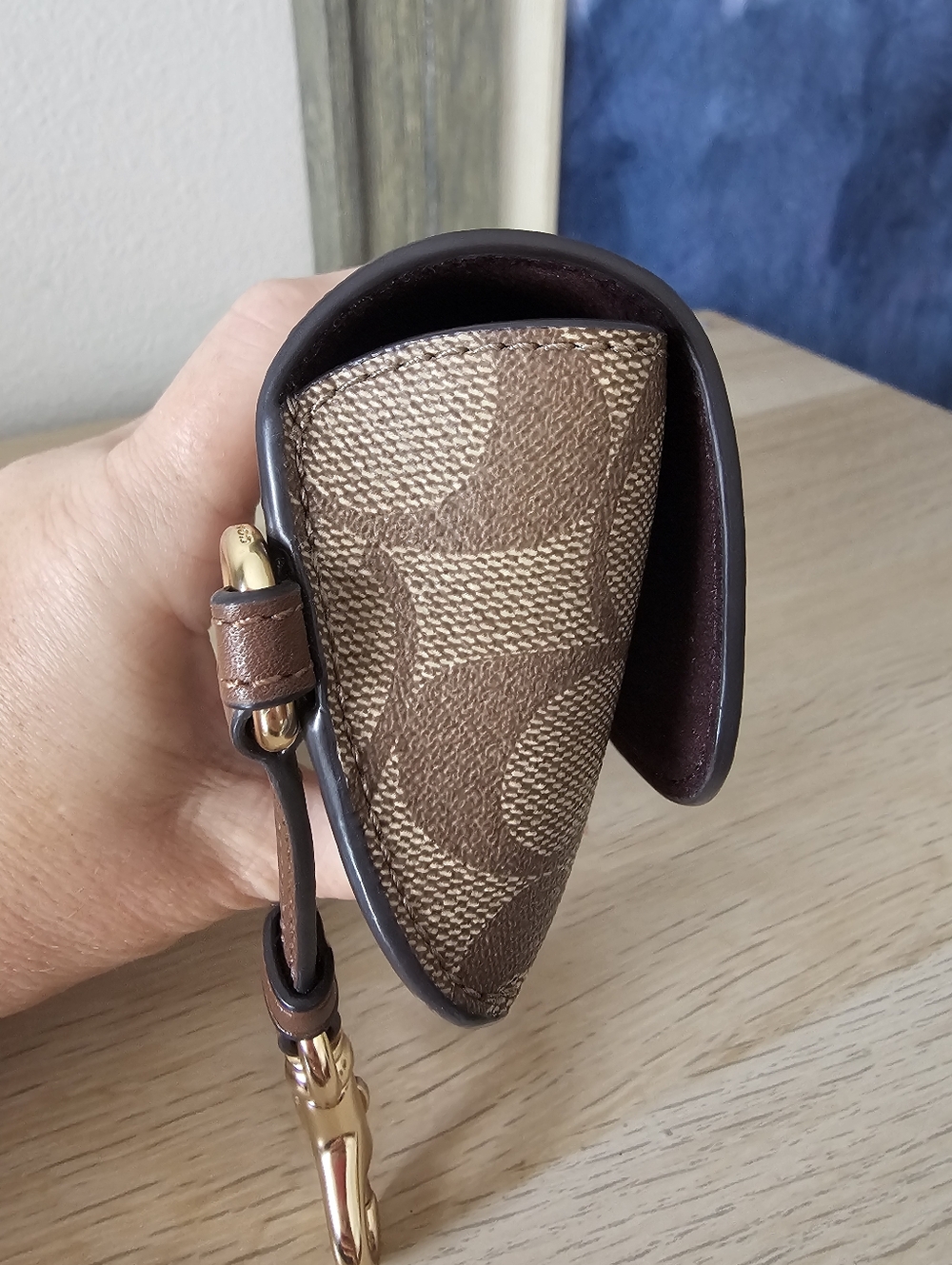 COACH Eyeglasses/Sunglasses Case - Turn-Lock Style - Picture 7 of 13